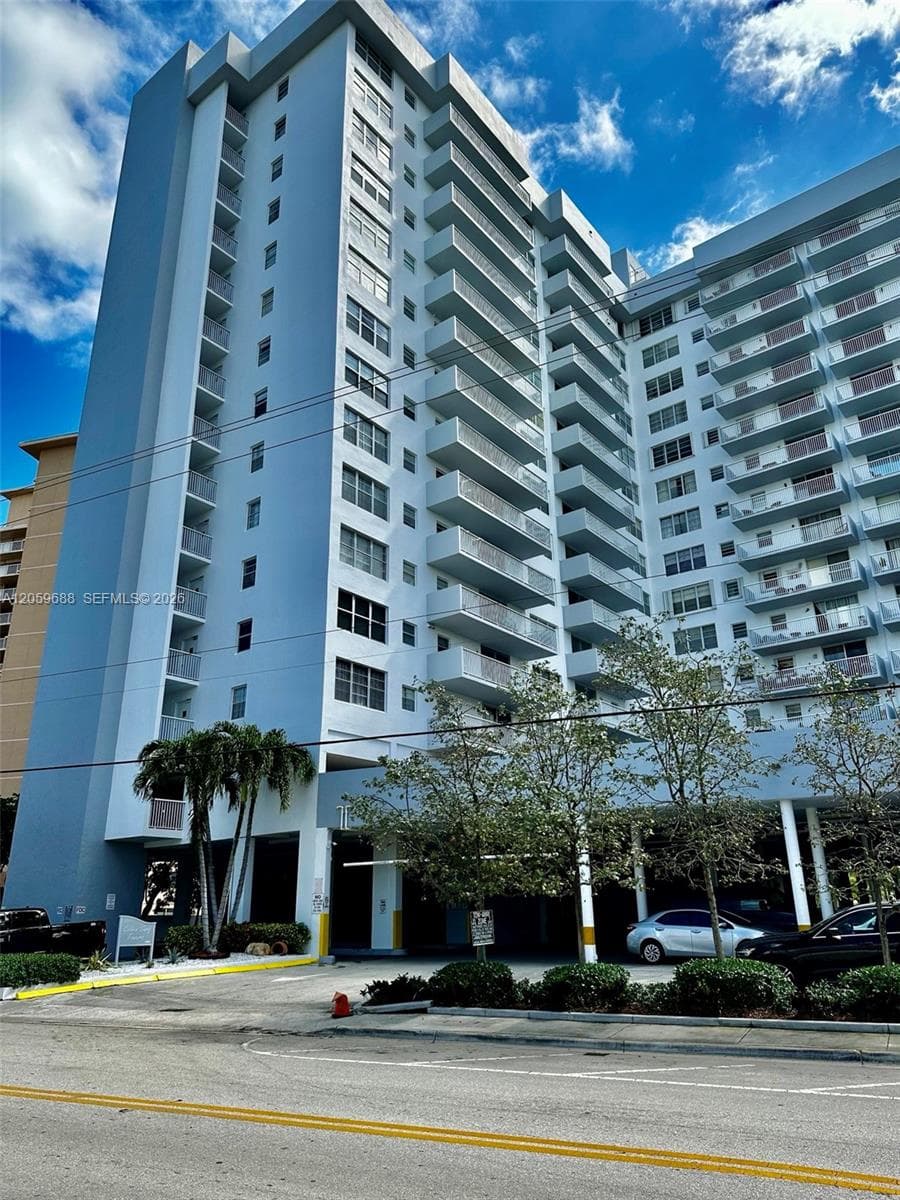 GOLDEN SURF TOWERS CONDO · #512 in Hallandale Beach - Photo 1