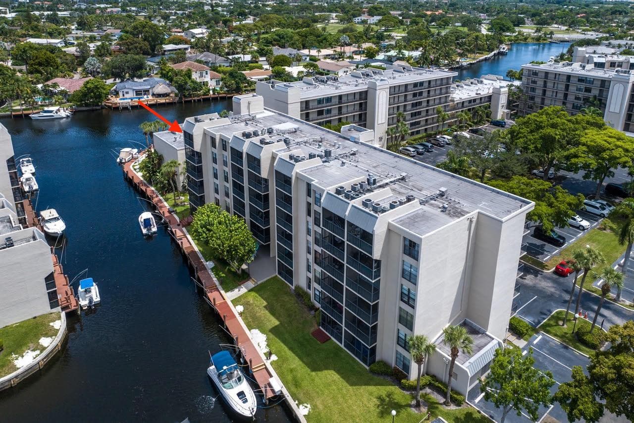 17 Royal Palm Way #6060