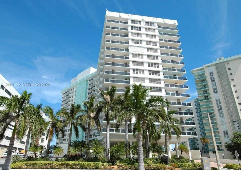 SEA AIR TOWERS CONDO · #1108 in Hollywood - Photo 1