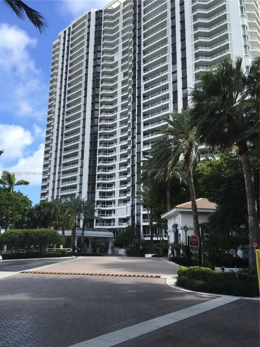 SOUTH TOWER AT THE POINT · #1603 in Aventura - Photo 1