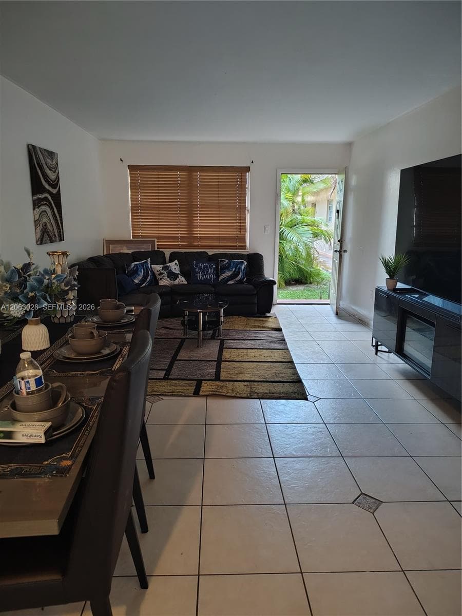 BISCAYNE PARK TERRACE CON · #135006 in Miami - Photo 1