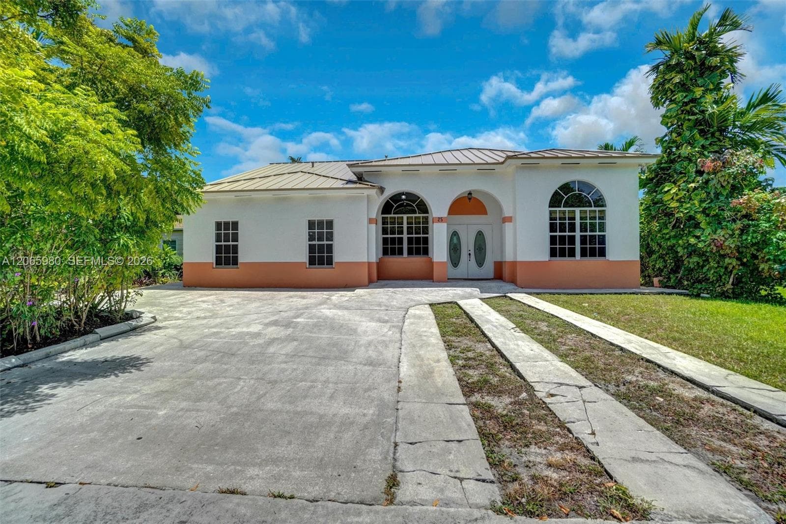 25 Ludlam Dr photo 1
