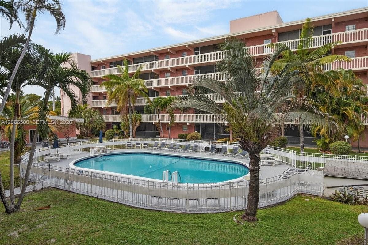 El Dorado Plaza West · #11D in Hallandale Beach - Photo 1