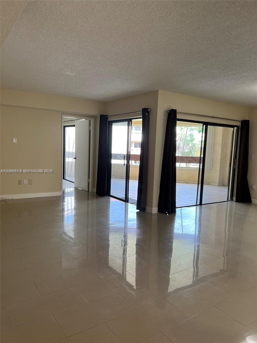 KENLAND BEND NORTH CONDO · #I303 in Miami - Photo 1