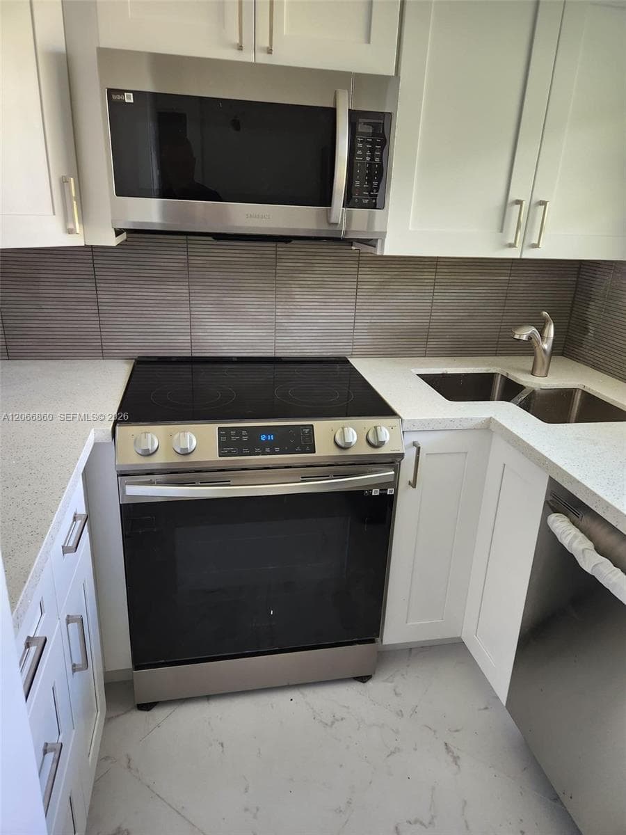 APRIL SONG CONDO · #423 in Hallandale Beach - Photo 1