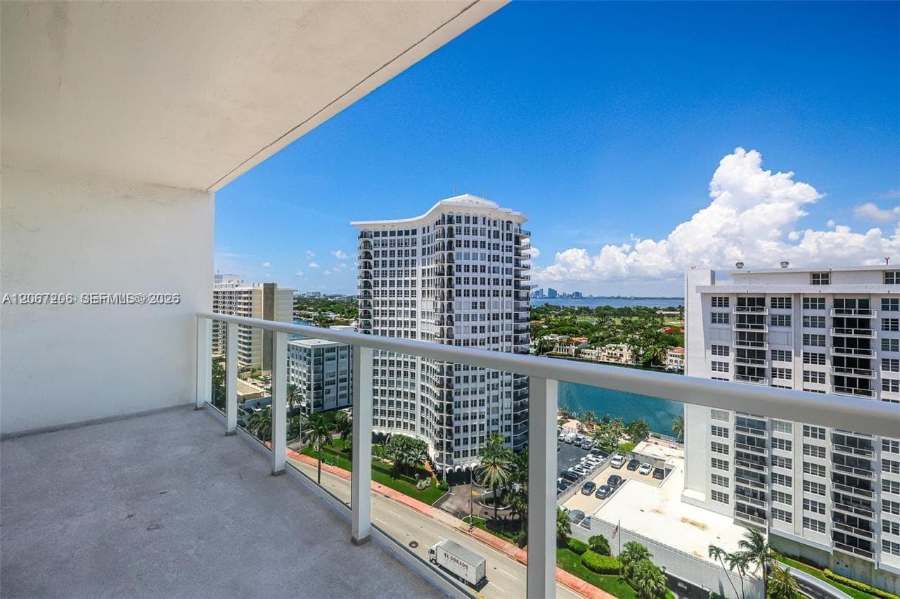 ARLEN BEACH CONDO · #1611 in Miami Beach - Photo 1