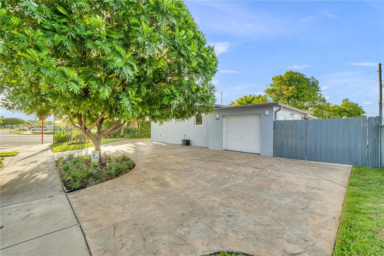 4275 SW 87th Ave photo 1