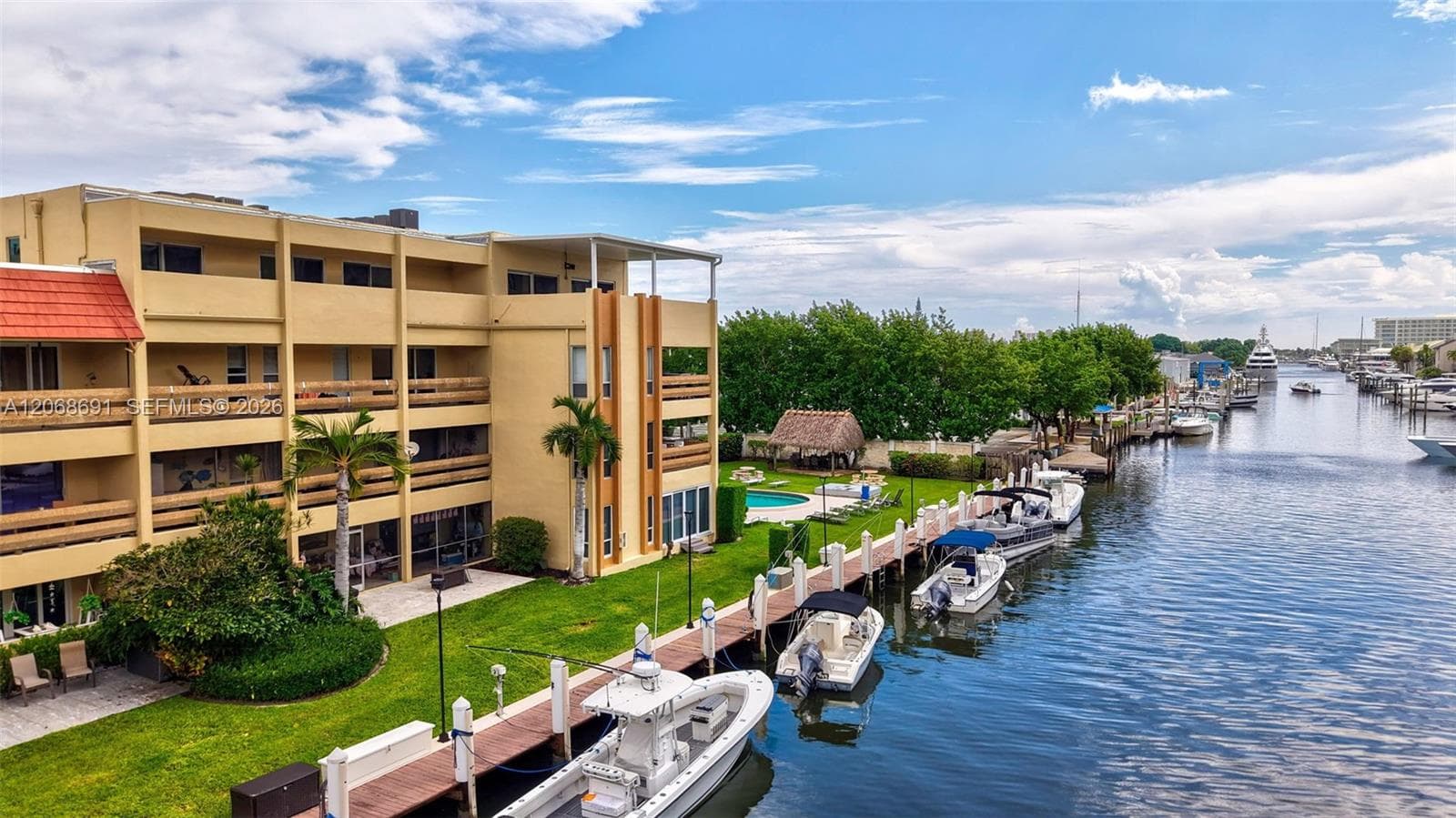 CARAVEL CONDO · #401 in Fort Lauderdale - Photo 1