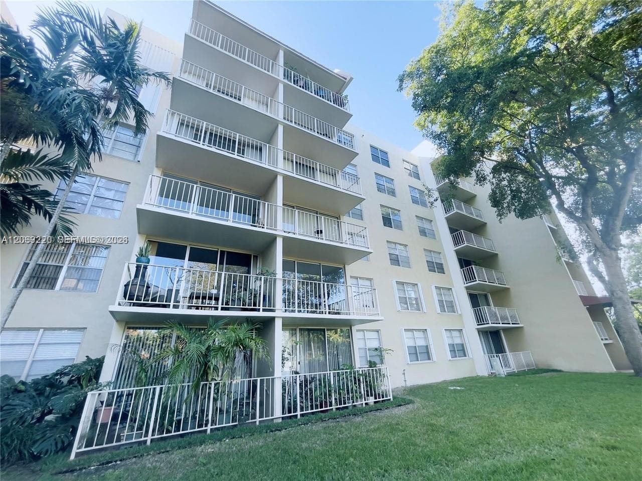Village At The Falls · #B519 in Miami - Photo 1
