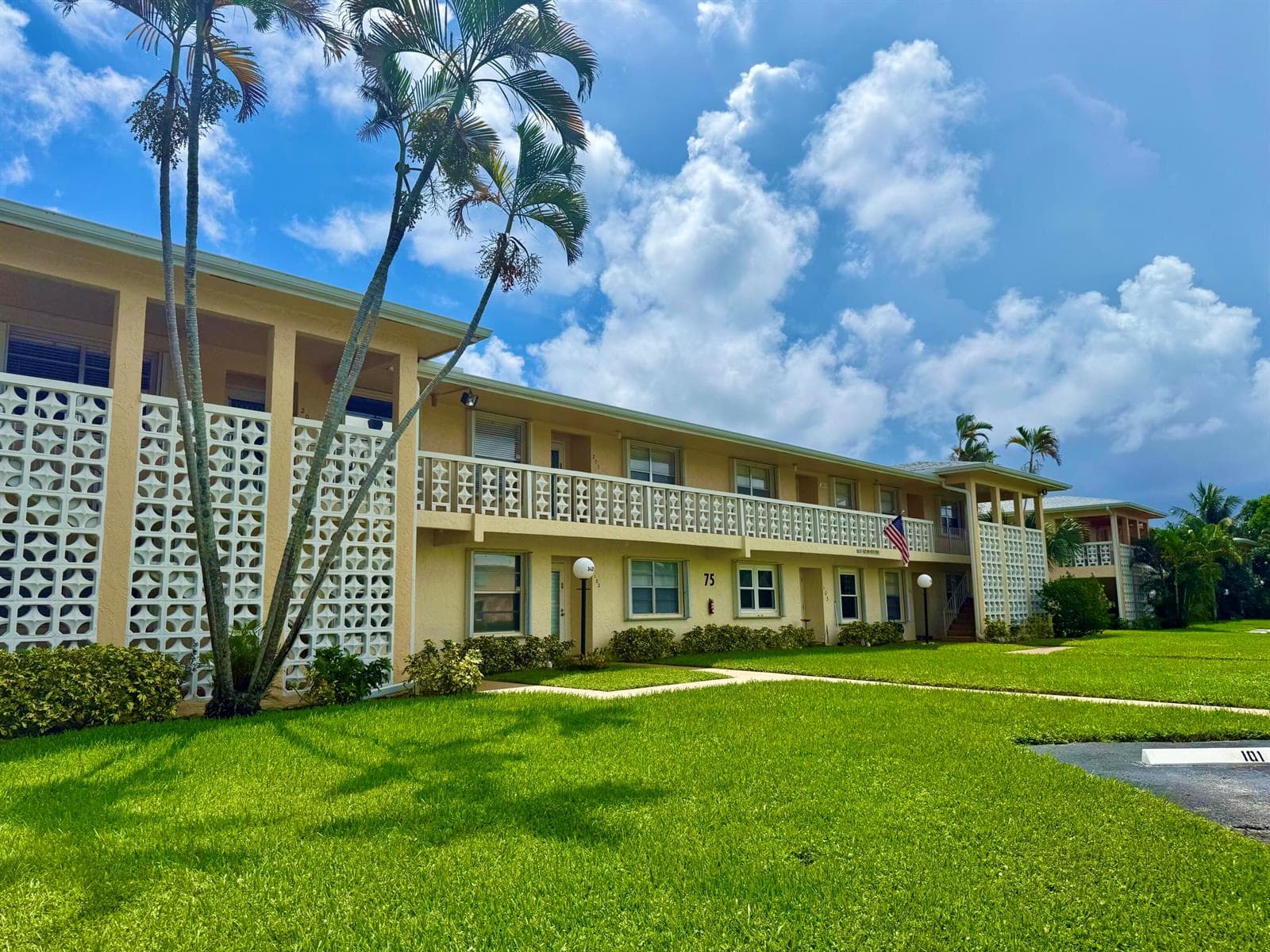 1421 Nw 19th Terrace #102