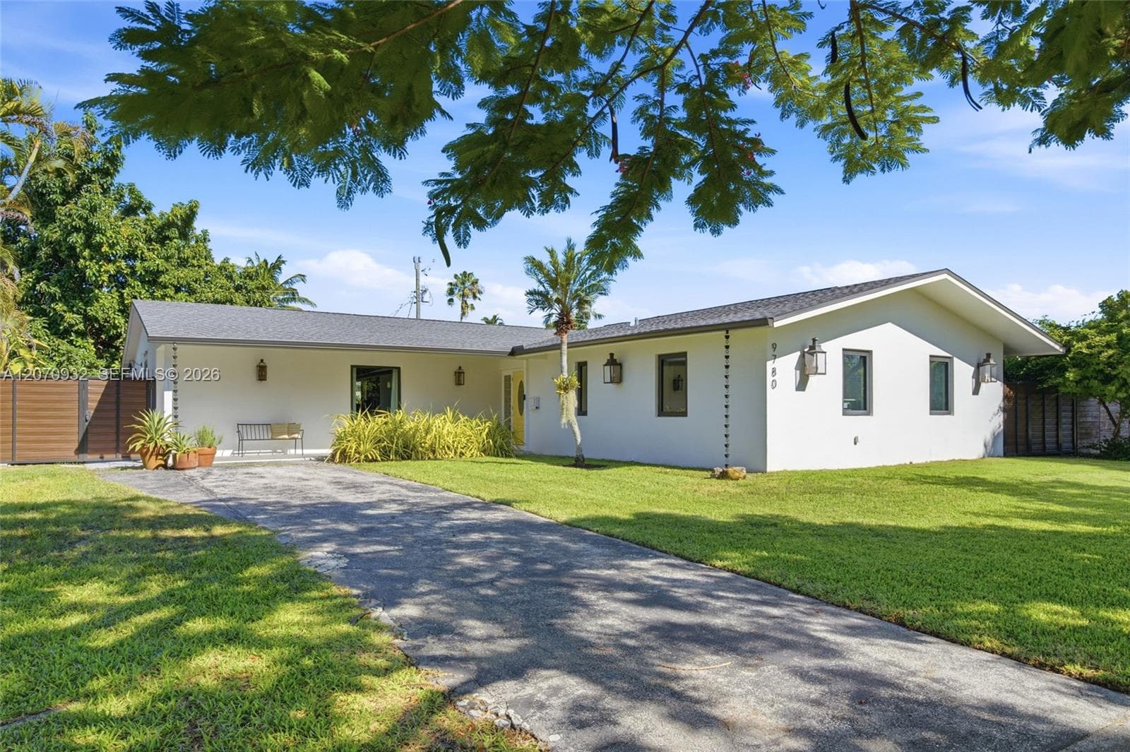 9780 Bel Aire Dr photo 1