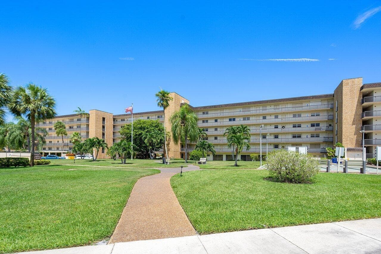 555 Nw 4TH Avenue #2150