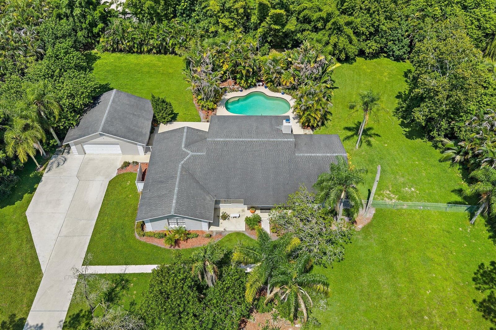 PRIME PBCE LOCATION!