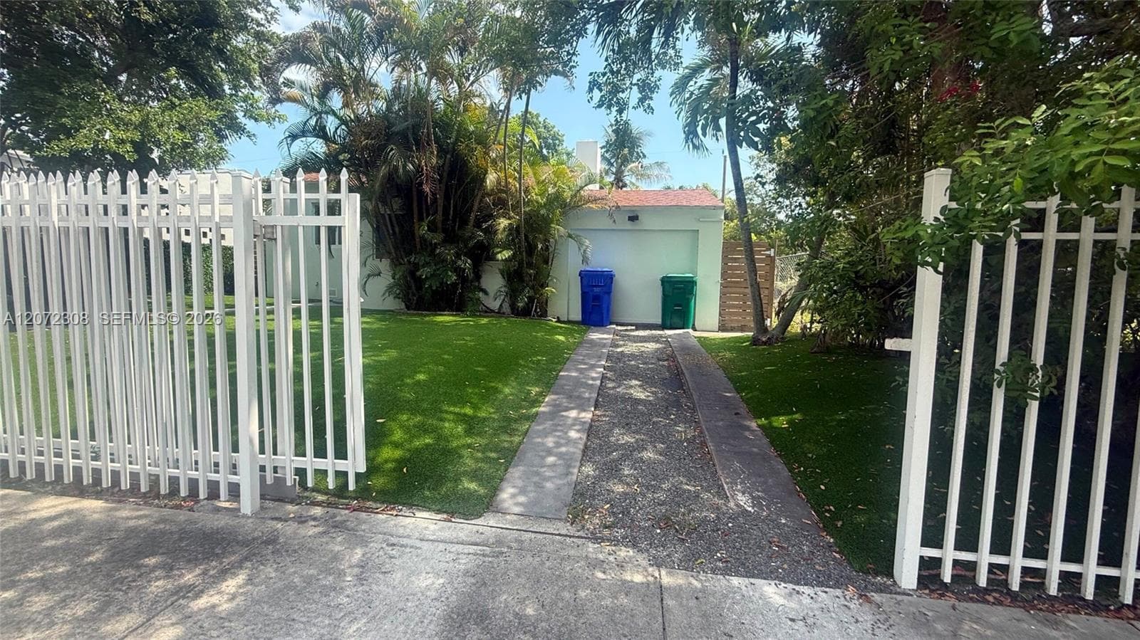 52 NE 51st St photo 1
