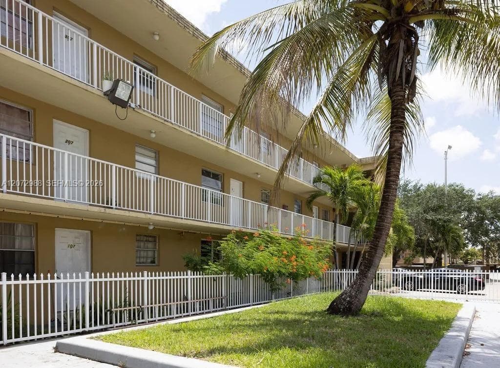 PUNTA FRANCES · #207 in Hialeah - Photo 1