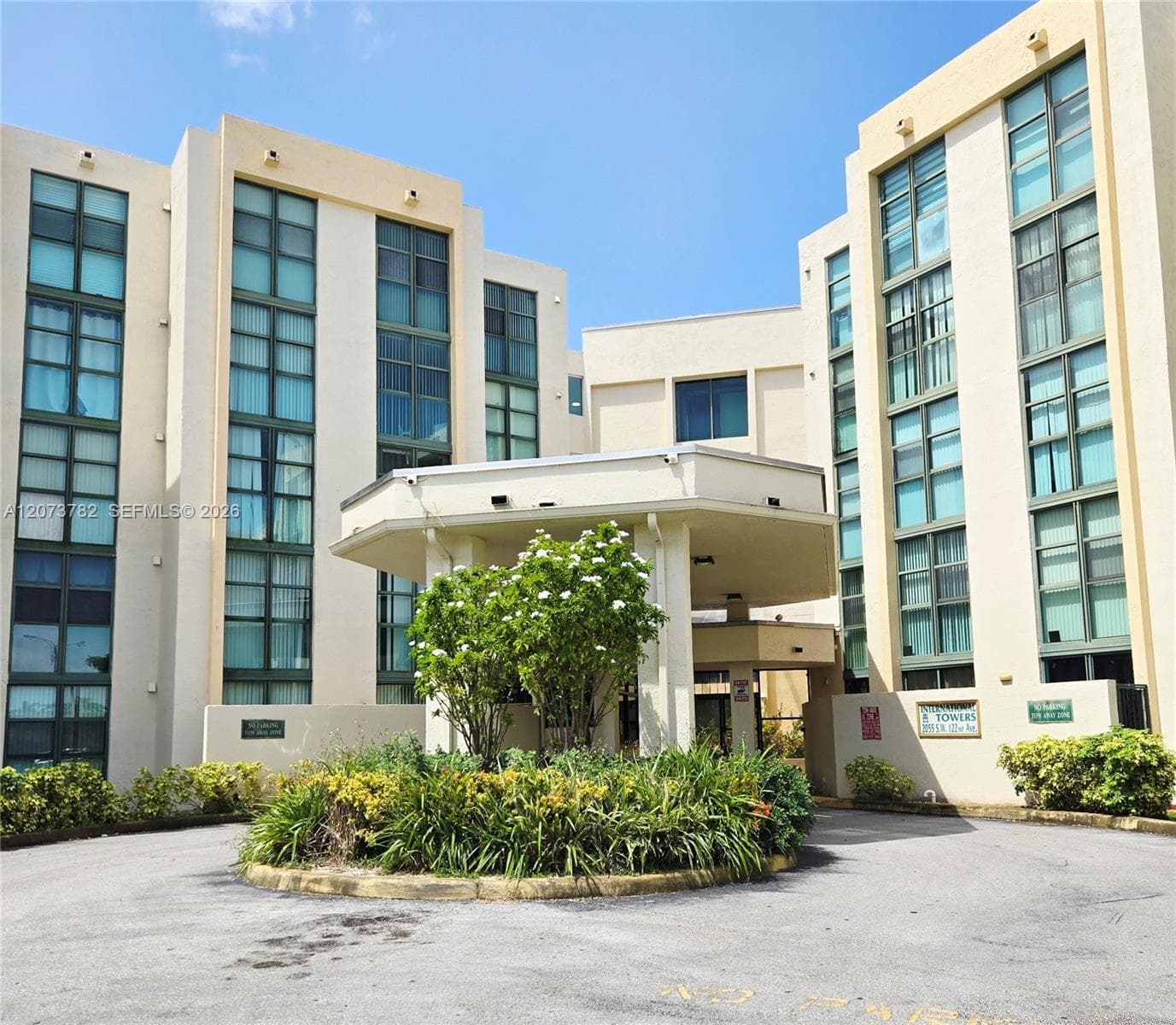 INTERNATIONAL TOWERS COND · #313 in Miami - Photo 1