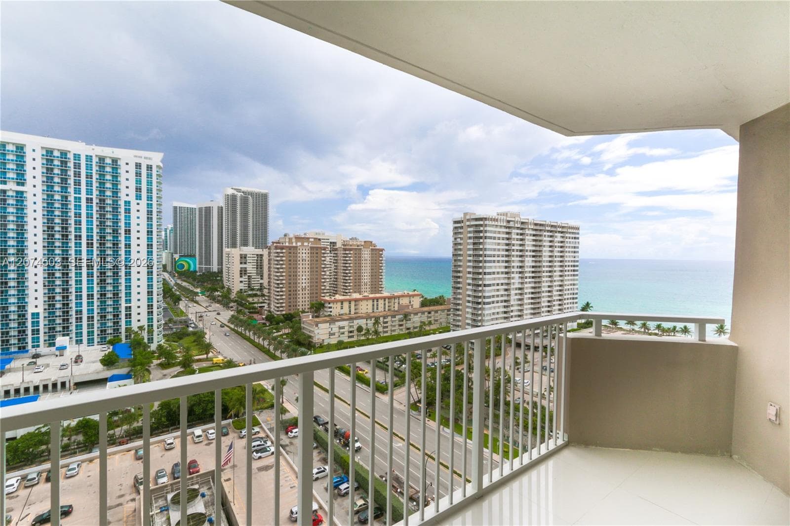 HEMISPHERES CONDO · #17K in Hallandale Beach - Photo 1