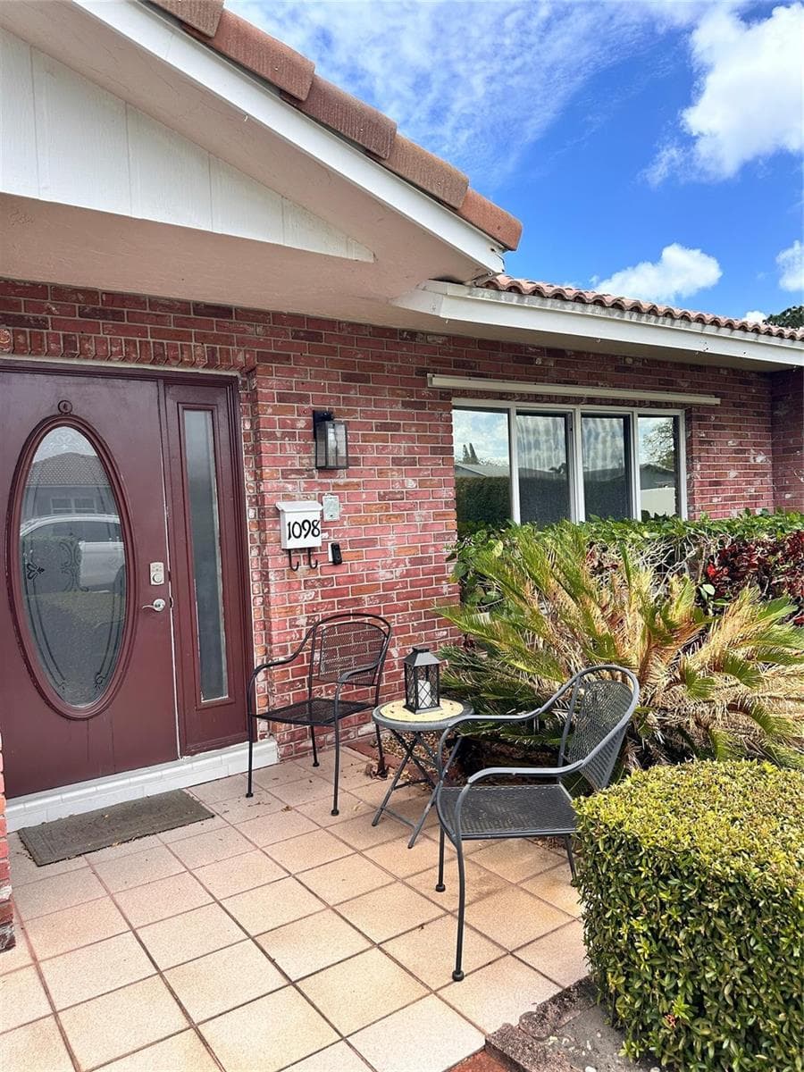 1098 Nw 15TH Avenue