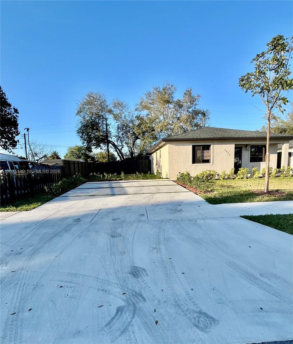 2421 NW 152nd Ter photo 1