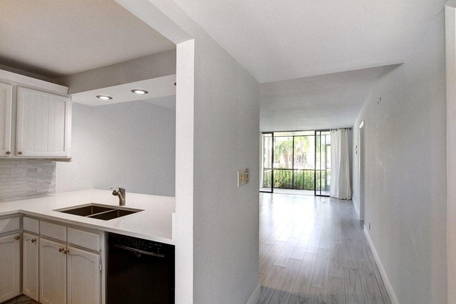 11 Royal Palm Way #1040
