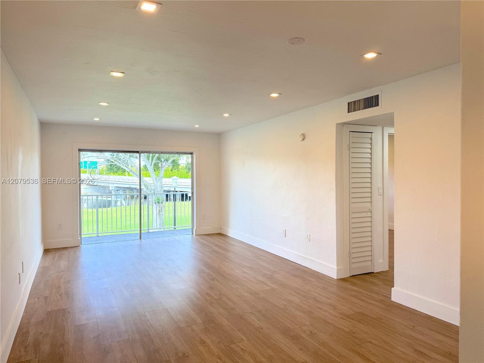 VILLAGE AT DADELAND CONDO · #H208 in Miami - Photo 1