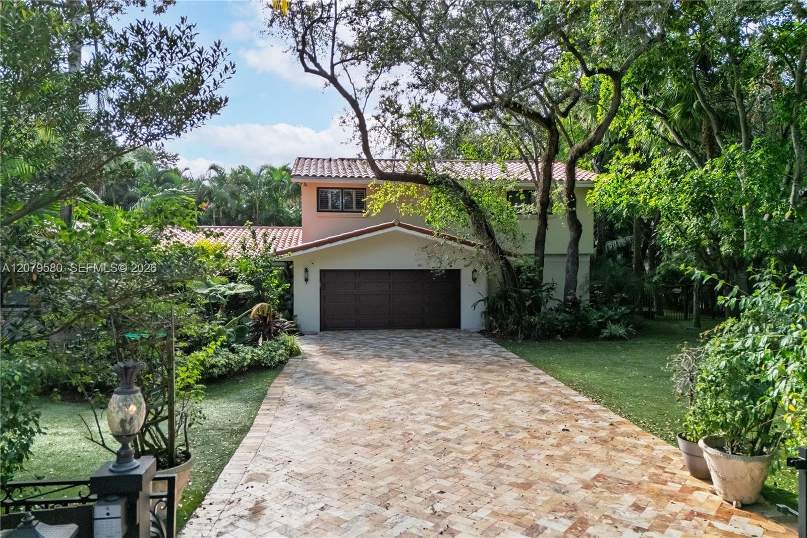 737 Nw 4TH St