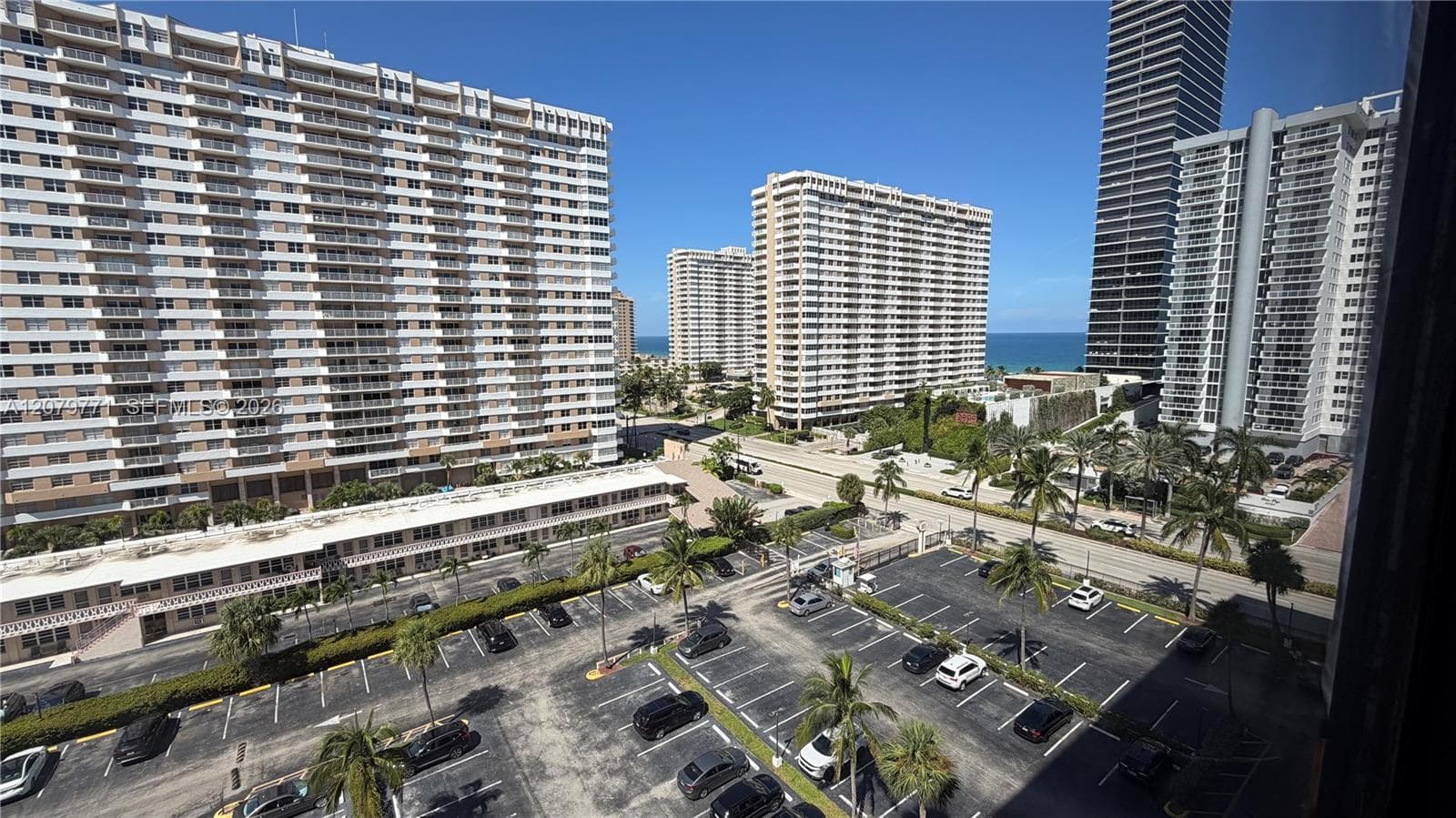 AVANT GARDE CONDO · #1004 in Hallandale Beach - Photo 1