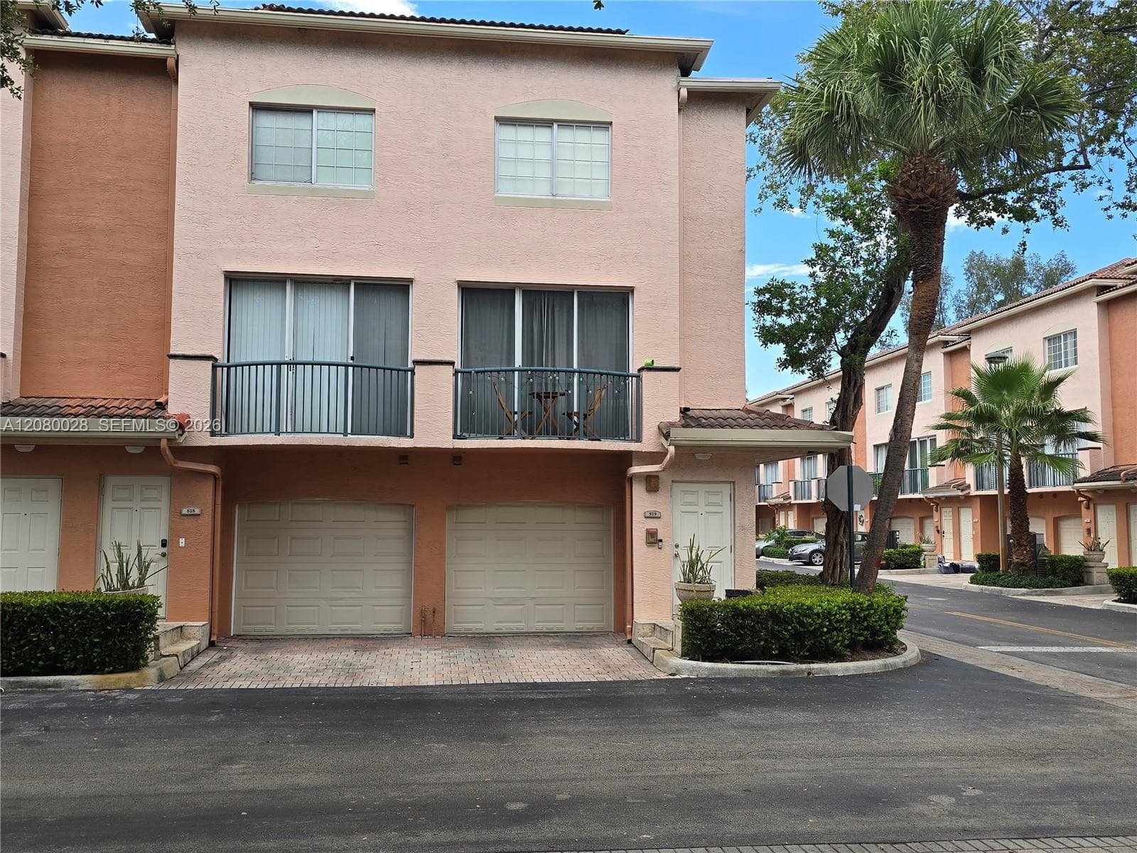 2107 SE 10th Ave #818 photo 1