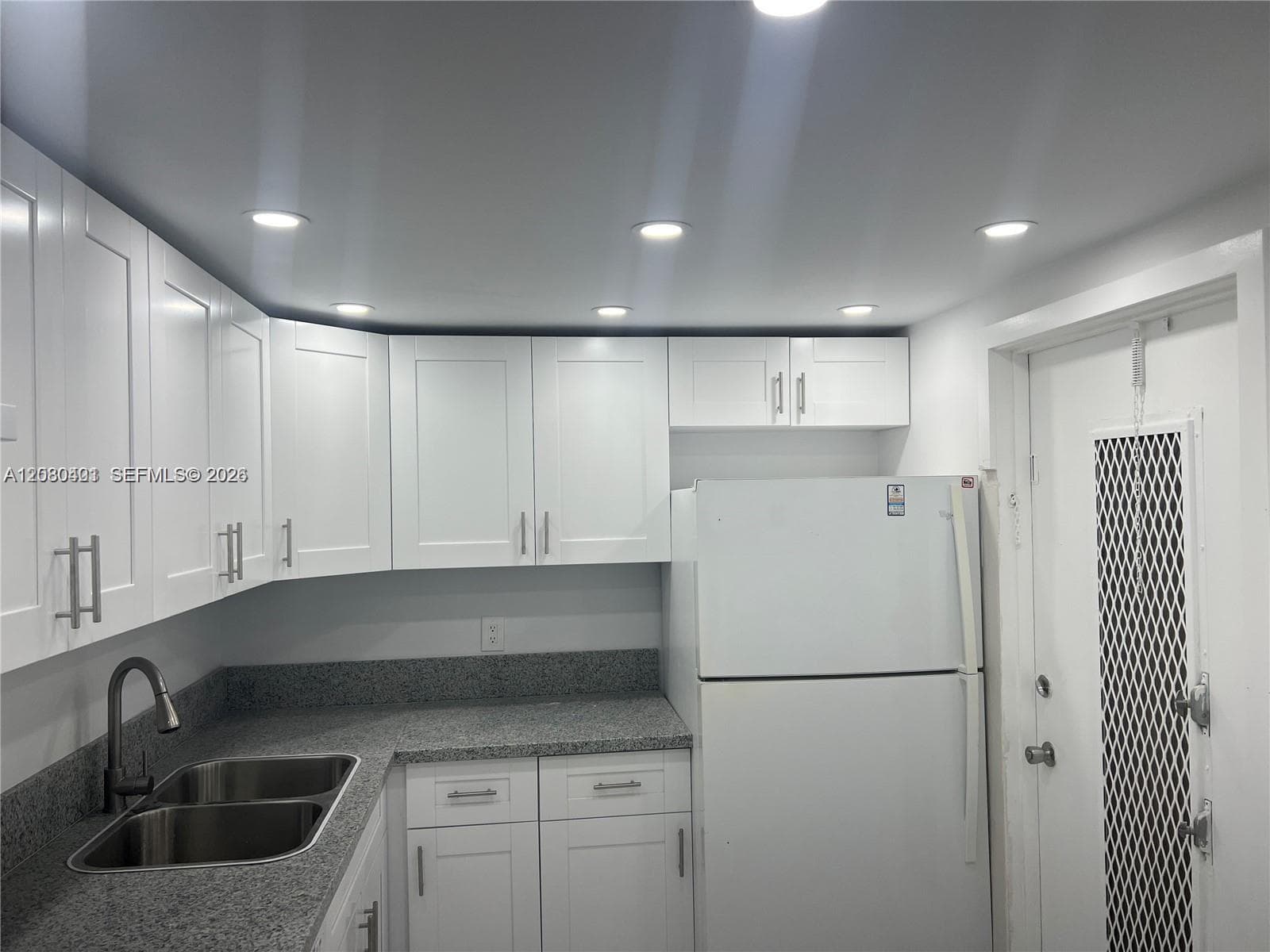 SPANISH OAKS CONDO #17