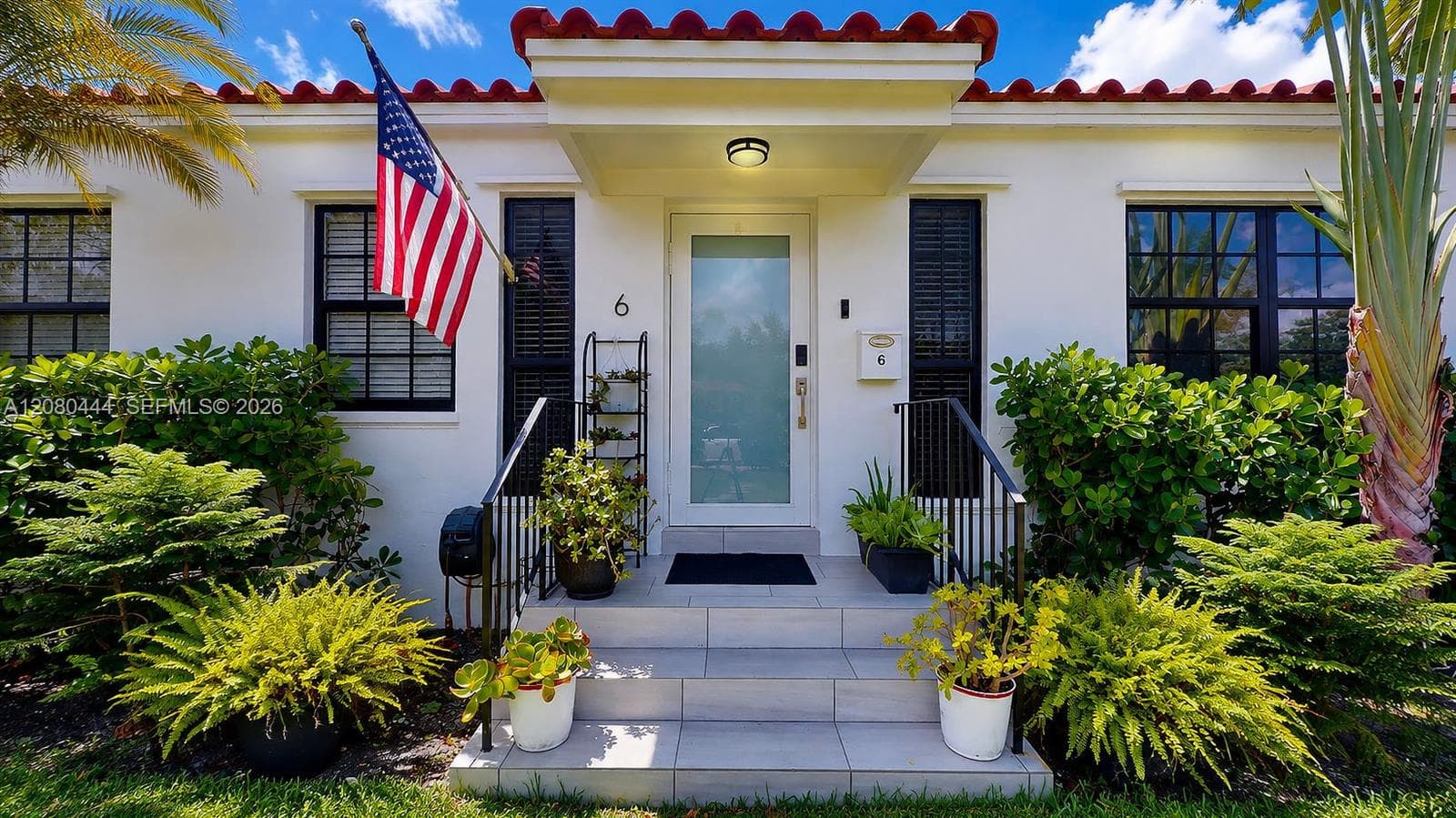 6 Carmona Ave photo 1