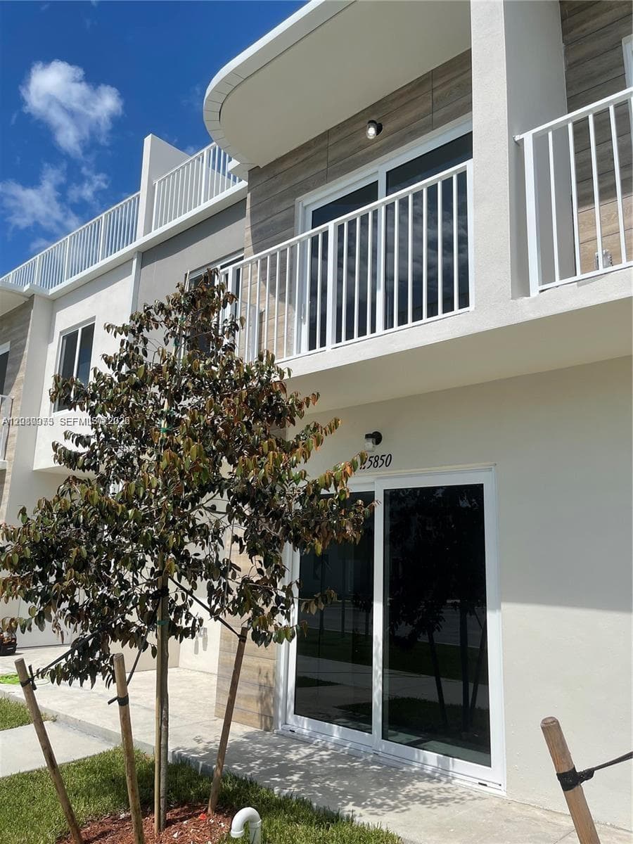 25850 SW 144th Ave photo 1
