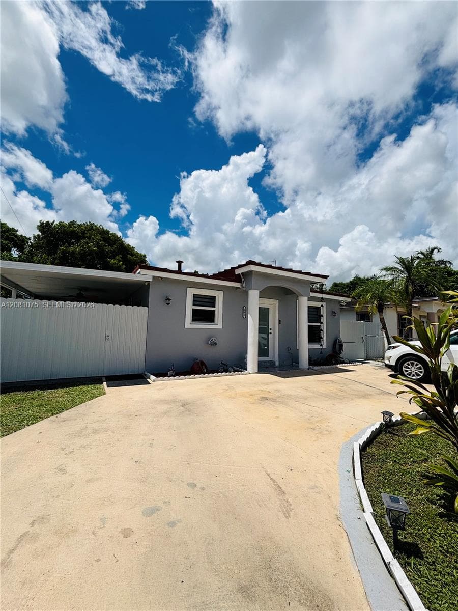 502 NW 7th Ave photo 1