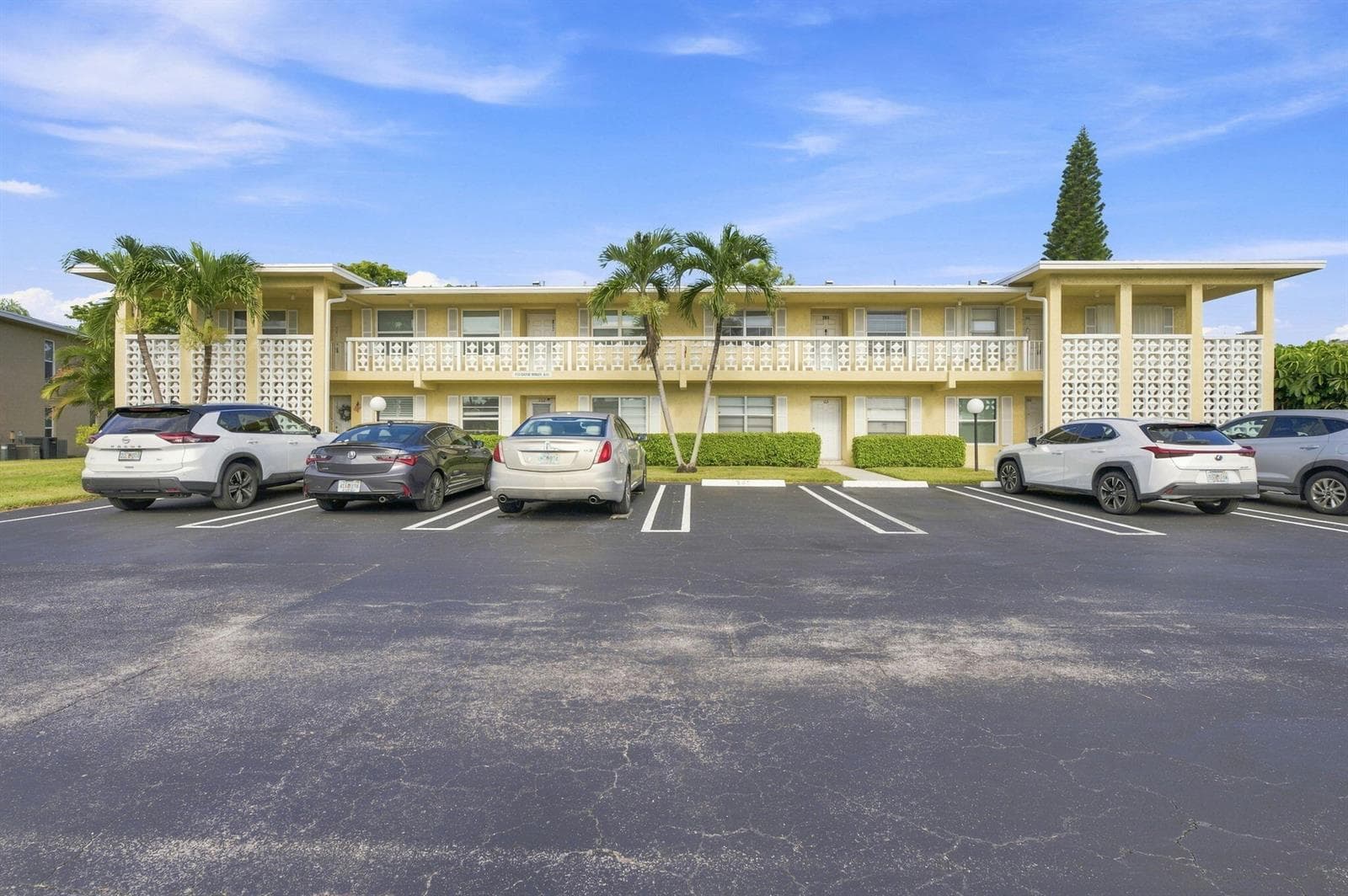1121 Cactus Terrace #203