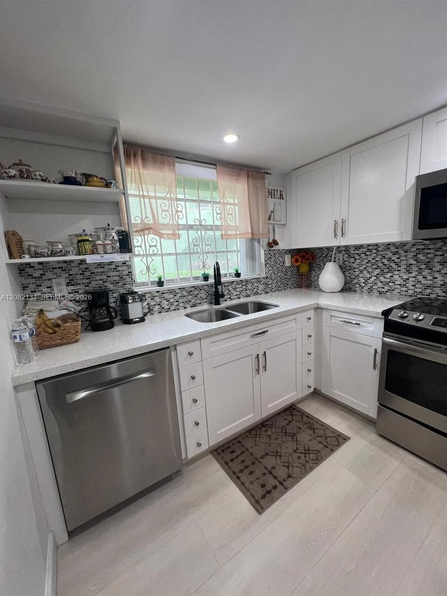 11183 NW 7th St #104 photo 1