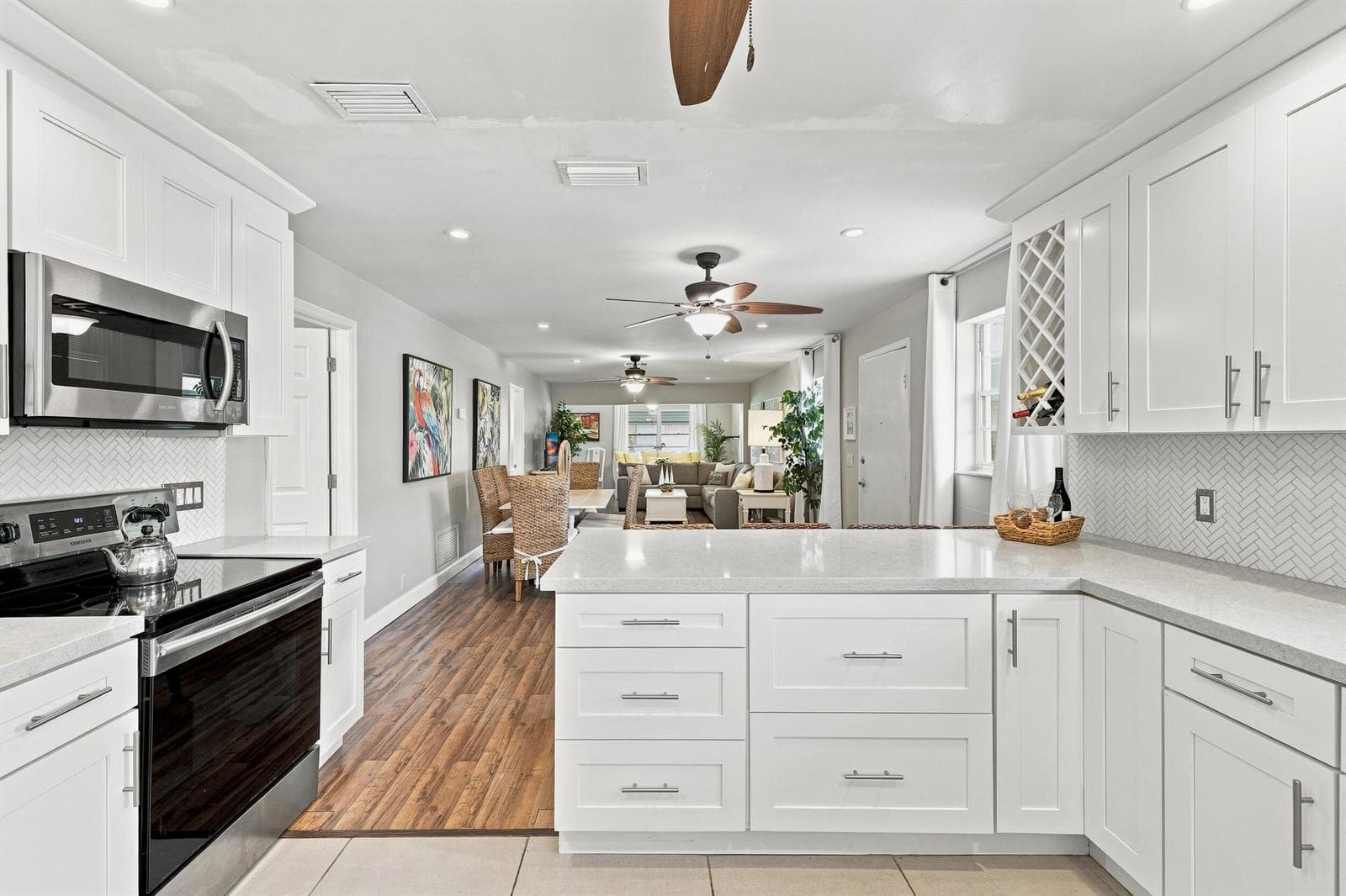 435 Bluebird Lane