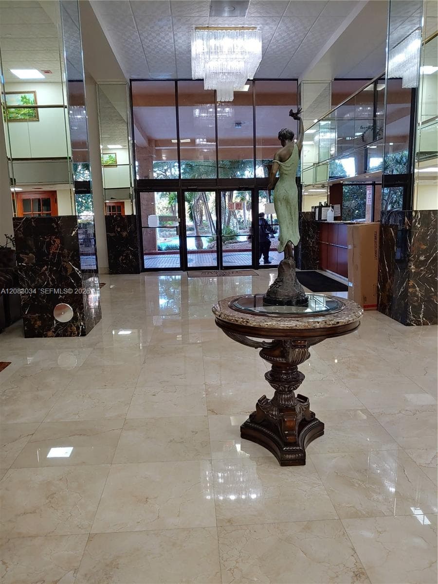 174 210 · #408 in Sunny Isles Beach - Photo 1
