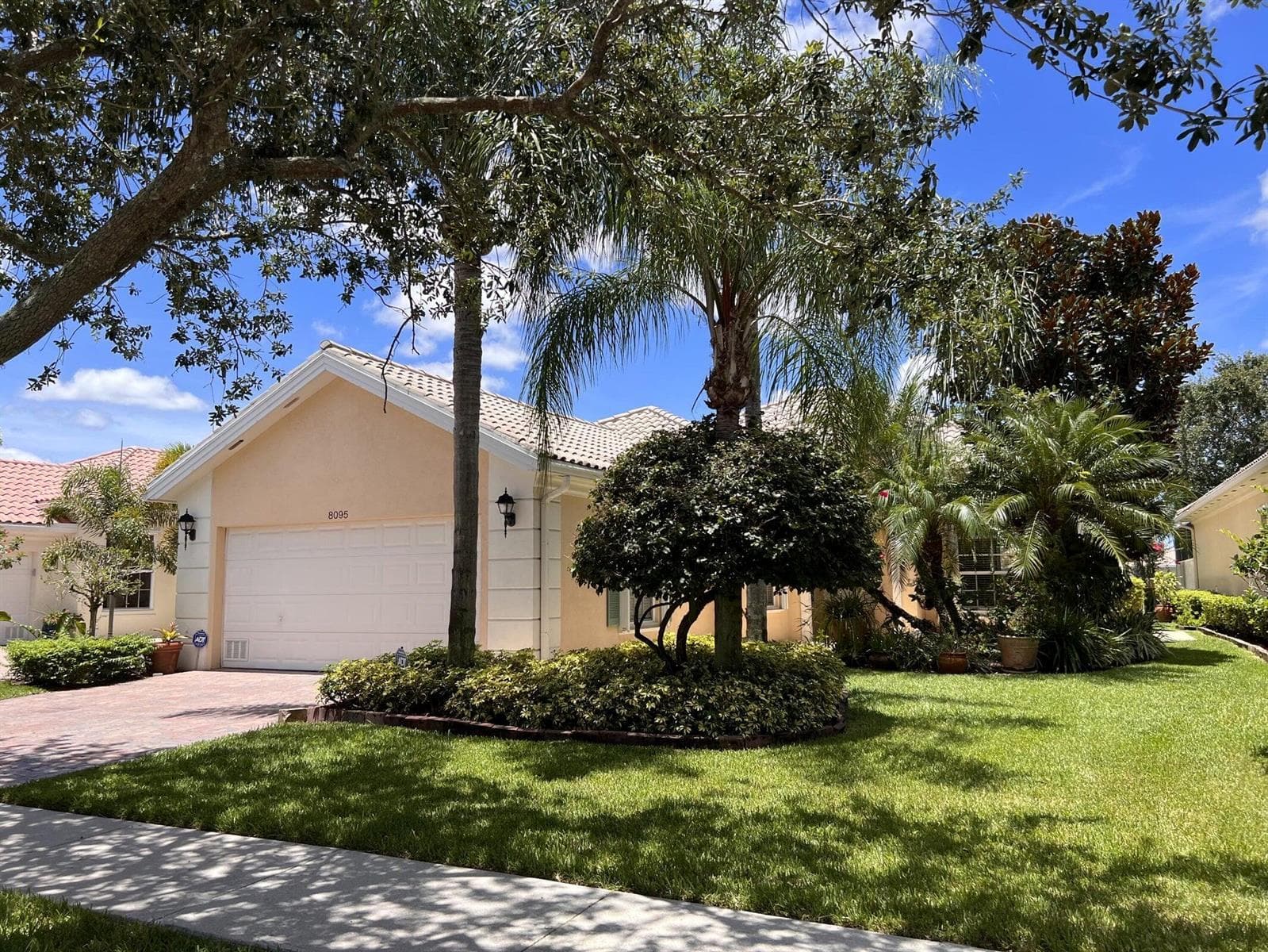 8095 Laborie Lane