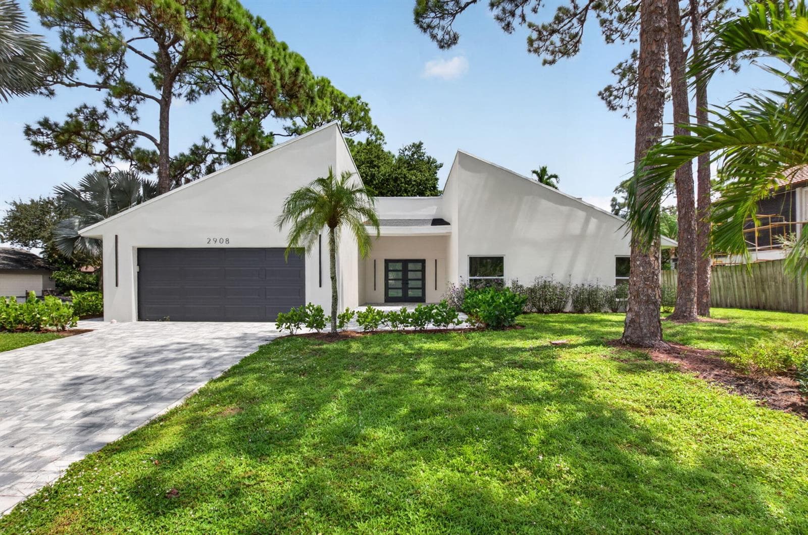 2908 Nw 24th Way