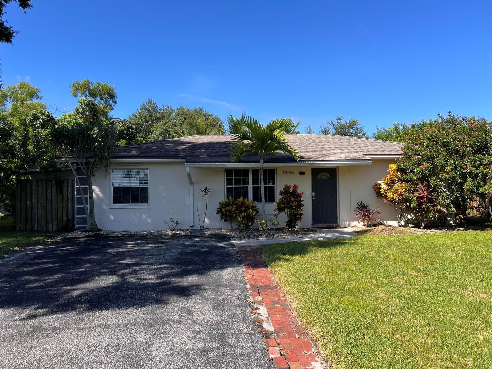 9596 Richmond Circle