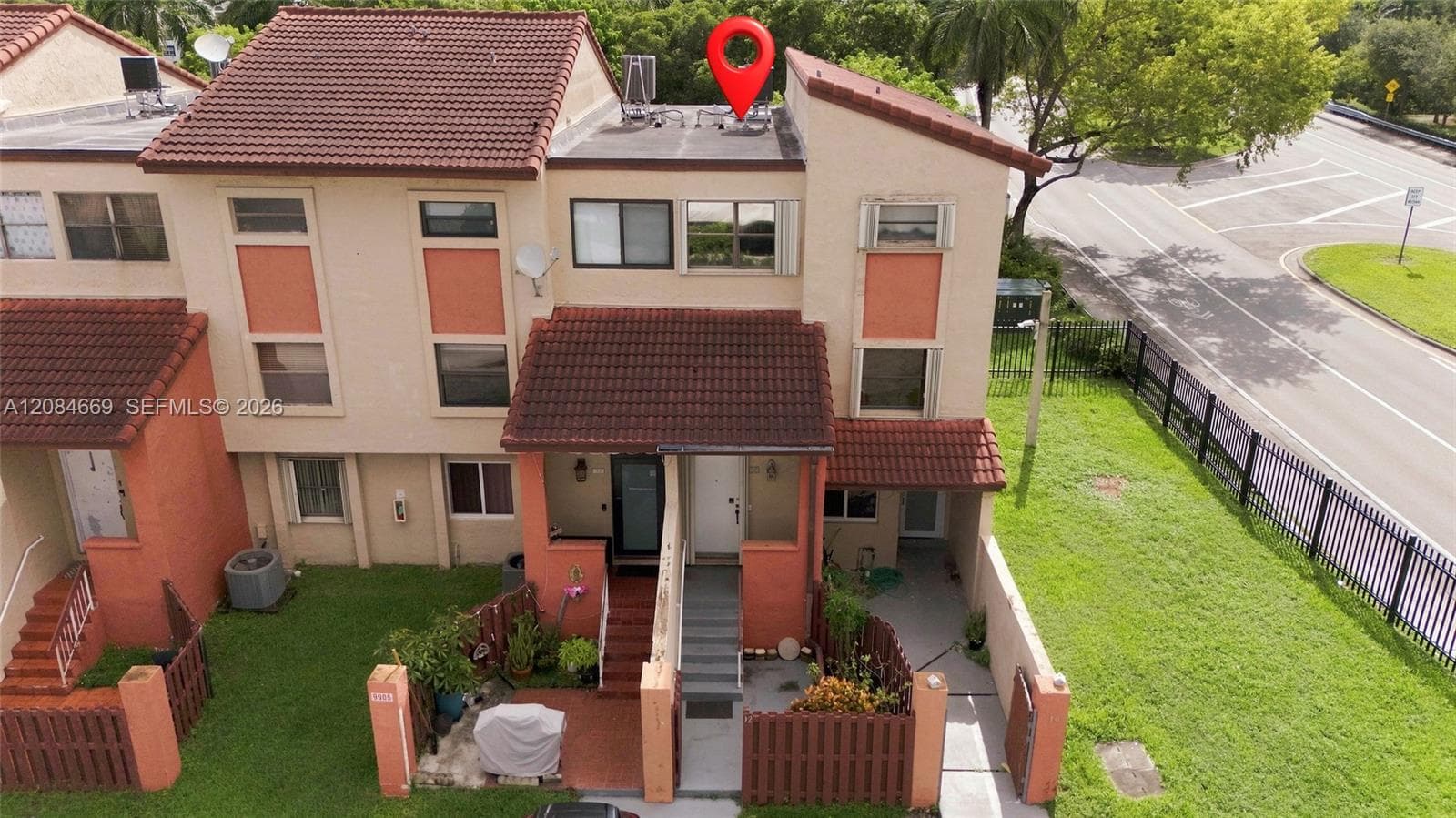 Windsong Lakes · #12-21 in Miami - Photo 1