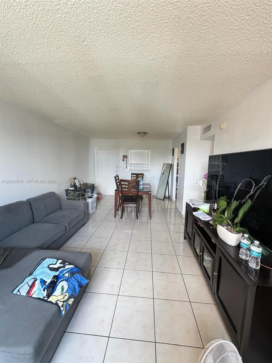 LAS ESTRELLAS CONDO · #202 in Hialeah - Photo 1