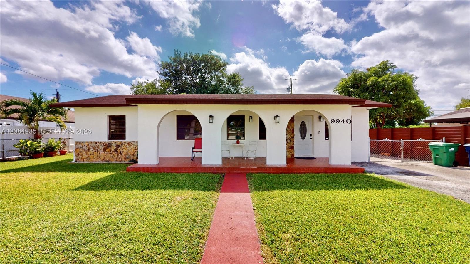 9940 SW 48th St photo 1