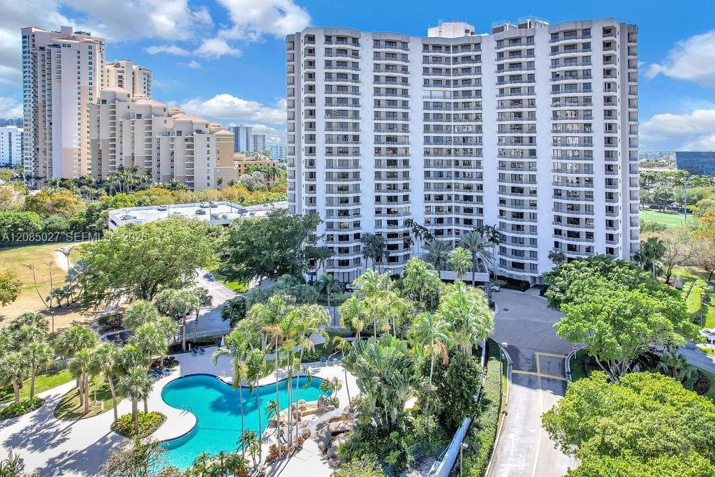 PARC CENTRAL AVENTURA SOU · #LP03 in Aventura - Photo 1