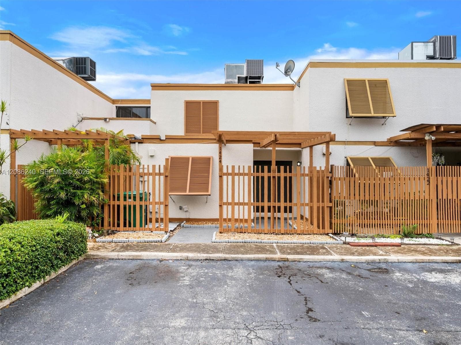 1424 SW 131st Place Cir E photo 1