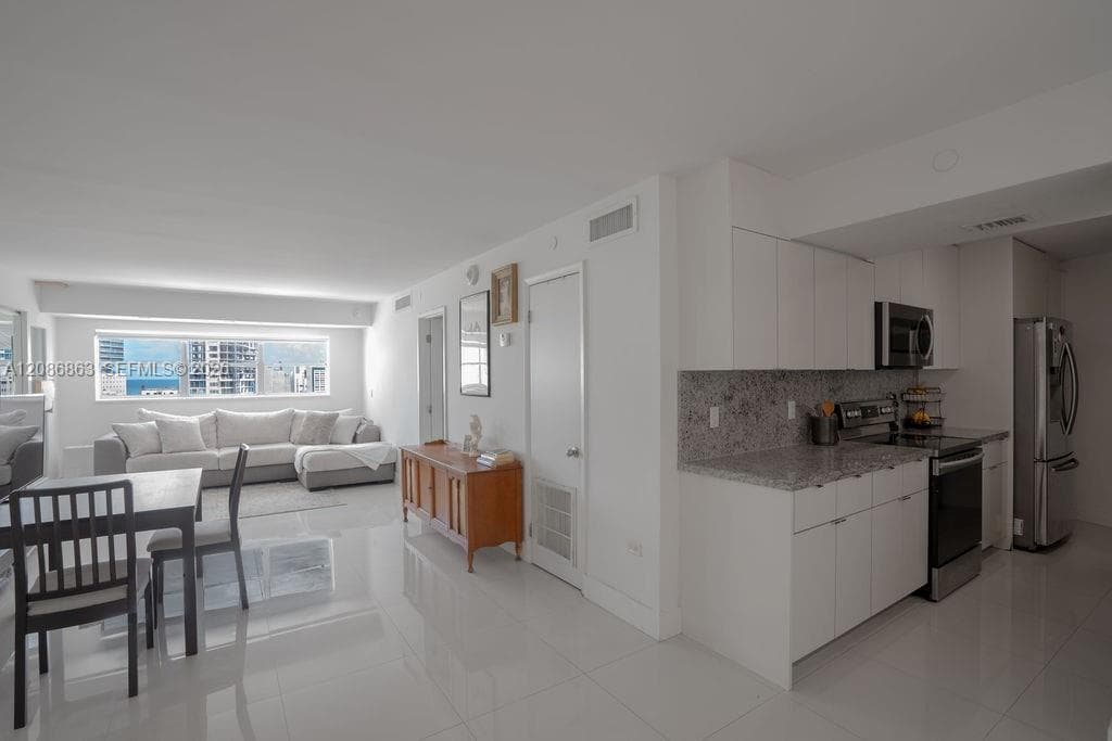 Octagon Towers · #11D in Miami Beach - Photo 1