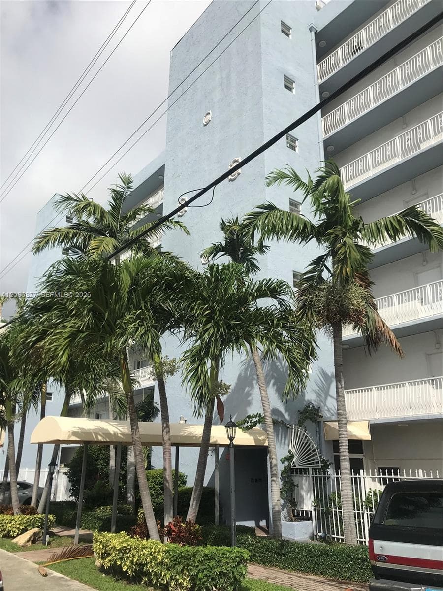 LA PIAZZA NAVONA CONDO · #704 in Miami - Photo 1