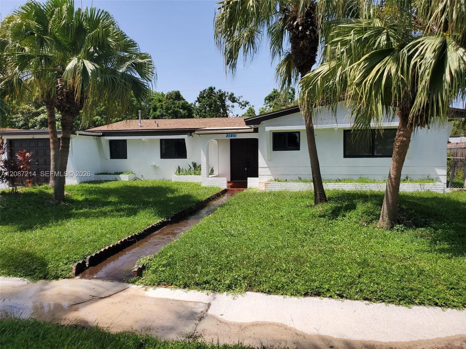 2025 NW 191st St photo 1