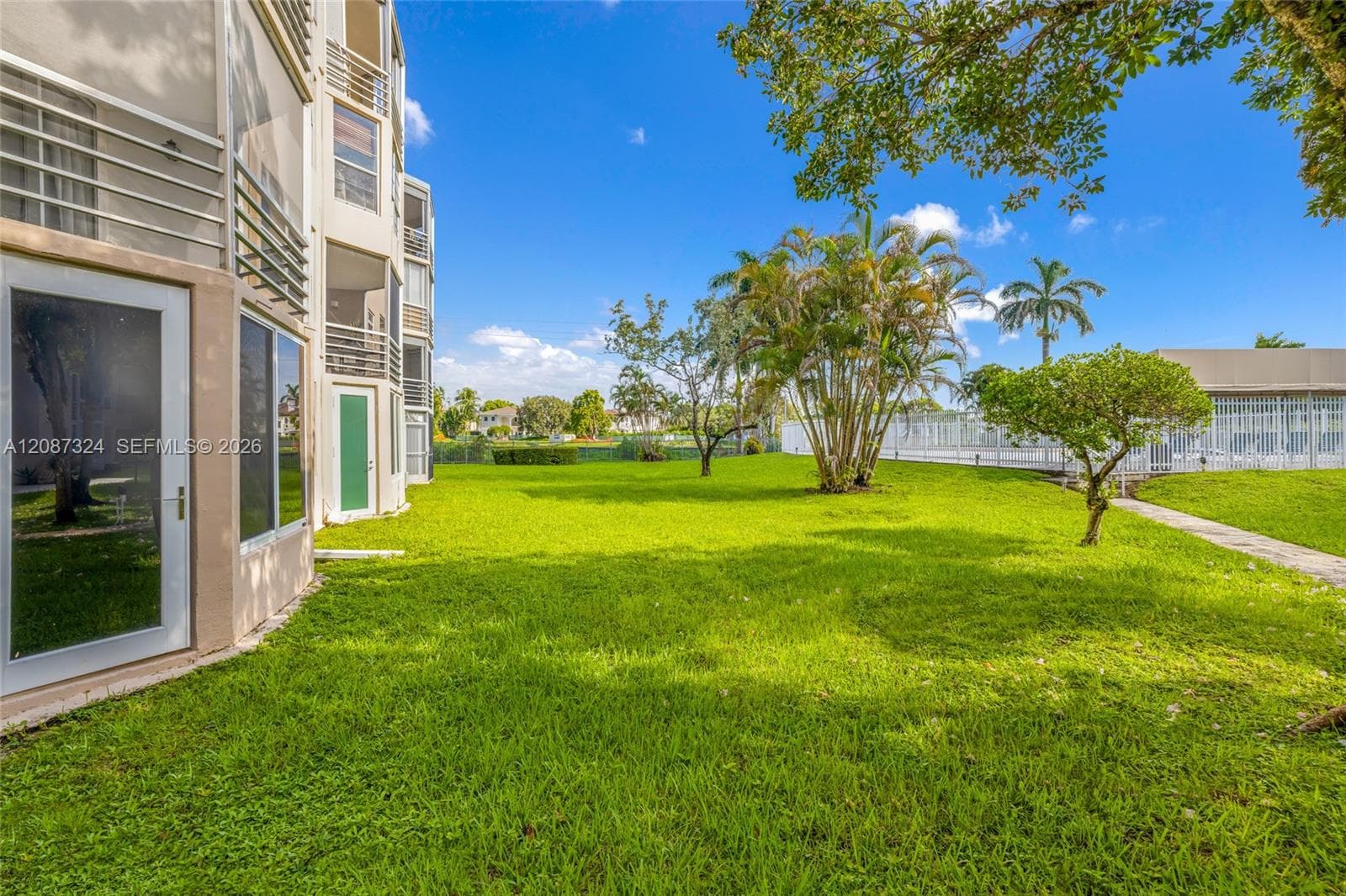 Rolling Green Condo · #D107 in Miami - Photo 1