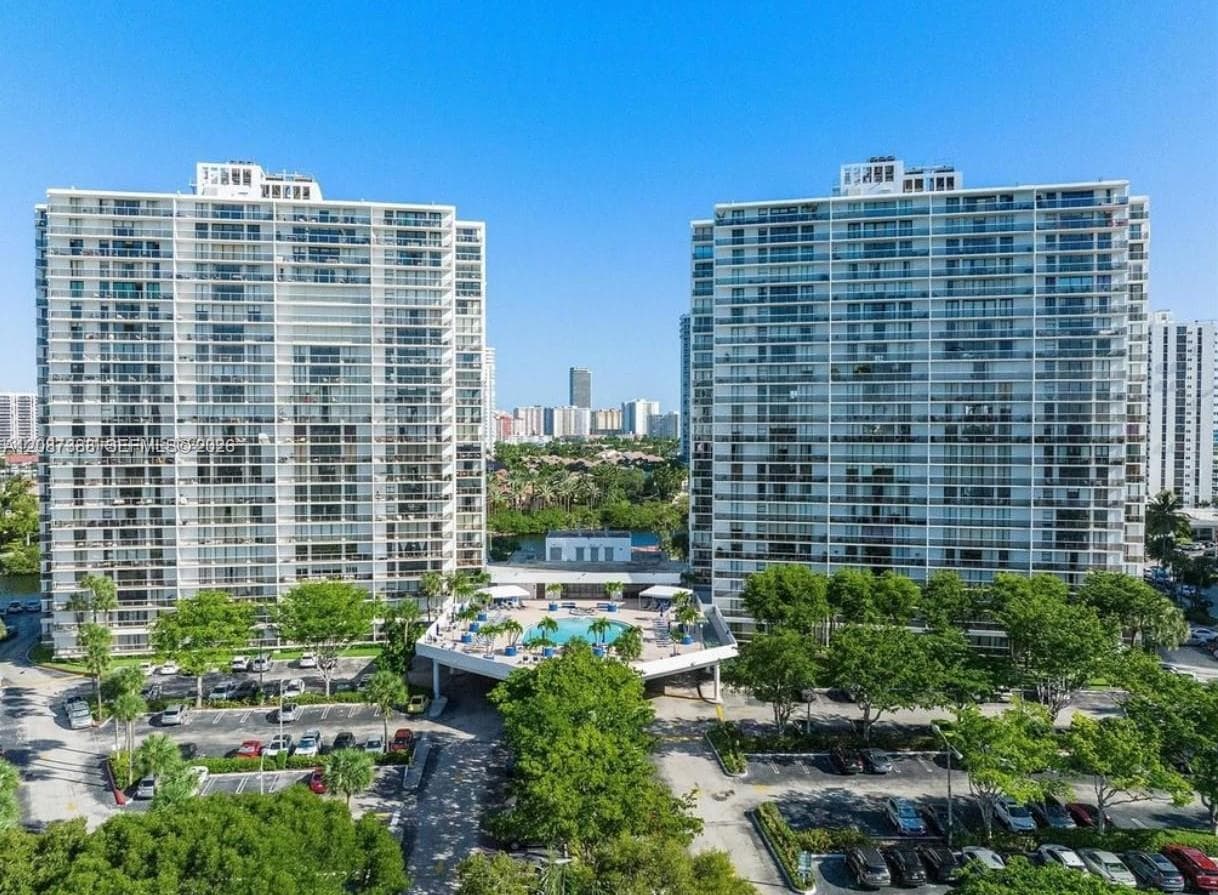 FLAMENCO TOWER · #1807 in Aventura - Photo 1