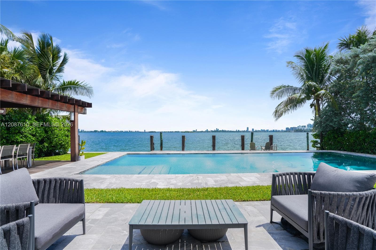 9301 N Bayshore Dr photo 1